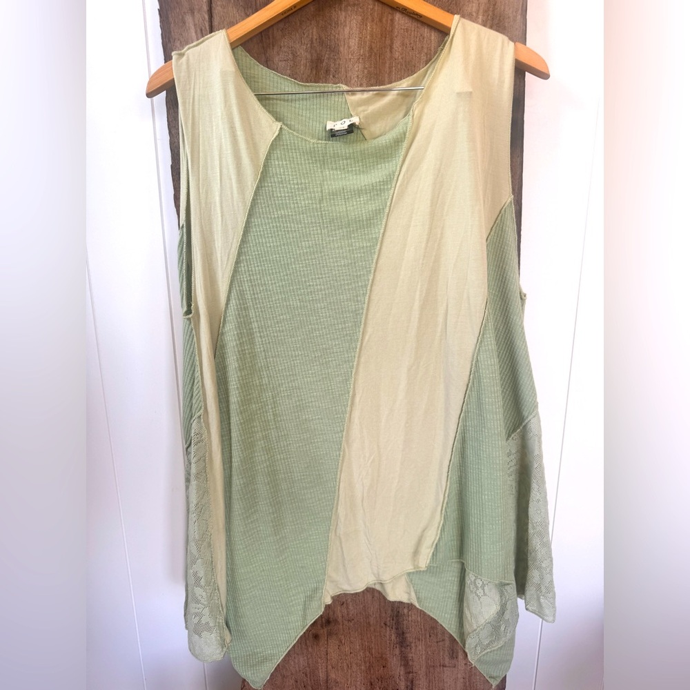 POL Green and Cream striped with Lace floral detail bohemian Women's Top SZ M